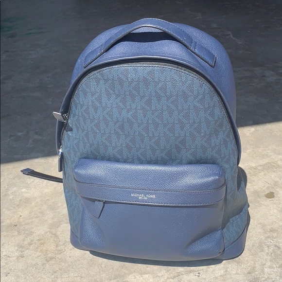 Micheal Kors backpack - Picture 1 of 2